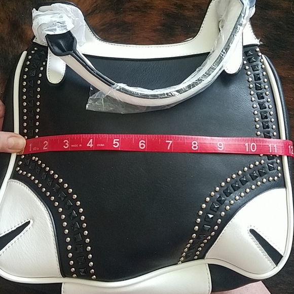 NWT Gorgeous Bl&Wht Chacal Taylor Studded Tote - Picture 10 of 10